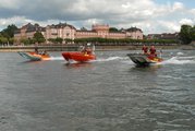 DLRG vor dem Biebricher Schloss